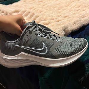 DOWNSHIFTER NIKE SHOES